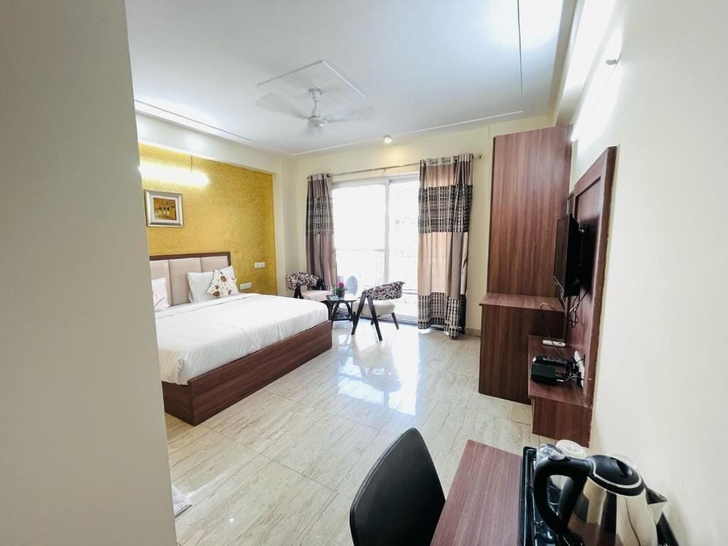 In-room safe, laptop workspace, soundproofing, iron/ironing board