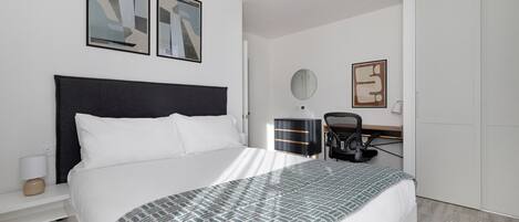 Strykejern/-brett, wi-fi og sengetøy