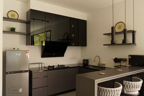 Microwave, stovetop - Light Luxury Villa with Pvt Pool & BBQ for 18pax Staycation in Melaka City. (Malacca)