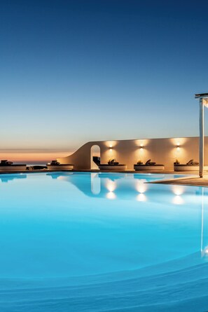 View from property - Philosophy Of Mykonos (Mykonos)