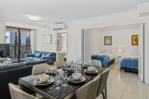 Dining - Luxury High-Rise 2BR Apartment in Brisbane CBD (Brisbane City)