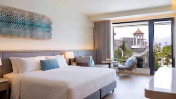 Grand Deluxe King | Minibar, in-room safe, desk, free WiFi