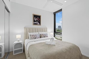 2 habitaciones, tabla de planchar con plancha, wifi y ropa de cama 