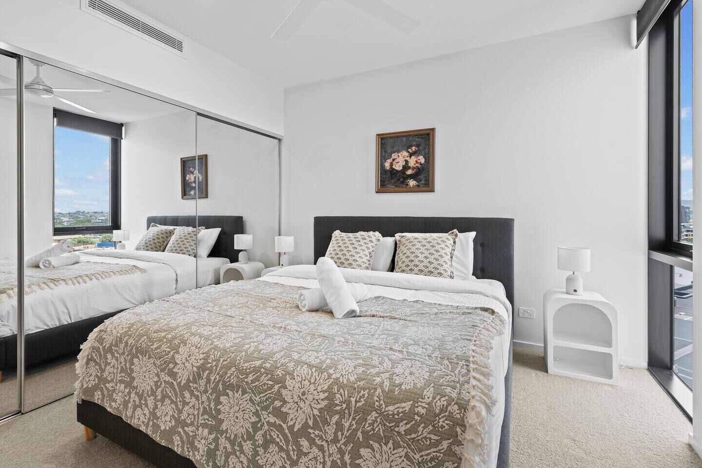 Iron/ironing board, WiFi, bed sheets