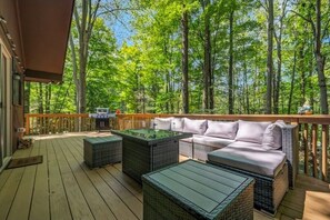 Terrace/patio - Four Season Nature Escape Near Lakes & Skiing (Lake Ariel)