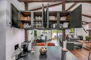 Interior - Four Season Nature Escape Near Lakes & Skiing (Lake Ariel)