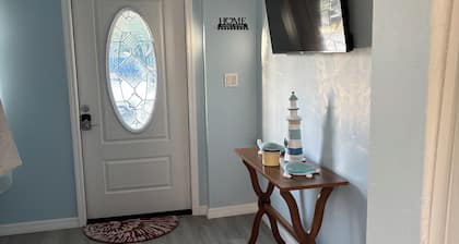 Tropical Venice Suite | Heated Pool | Pet-Friendly