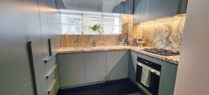 Fridge, microwave, oven, stovetop - Glamorous Art Deco Retreat (Potts Point)