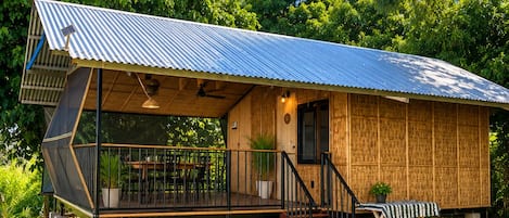 Cabane Familiale, balcon, vue montagne | Terrasse/Patio