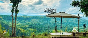 Thrill Playgrounds & Tipi Cafe