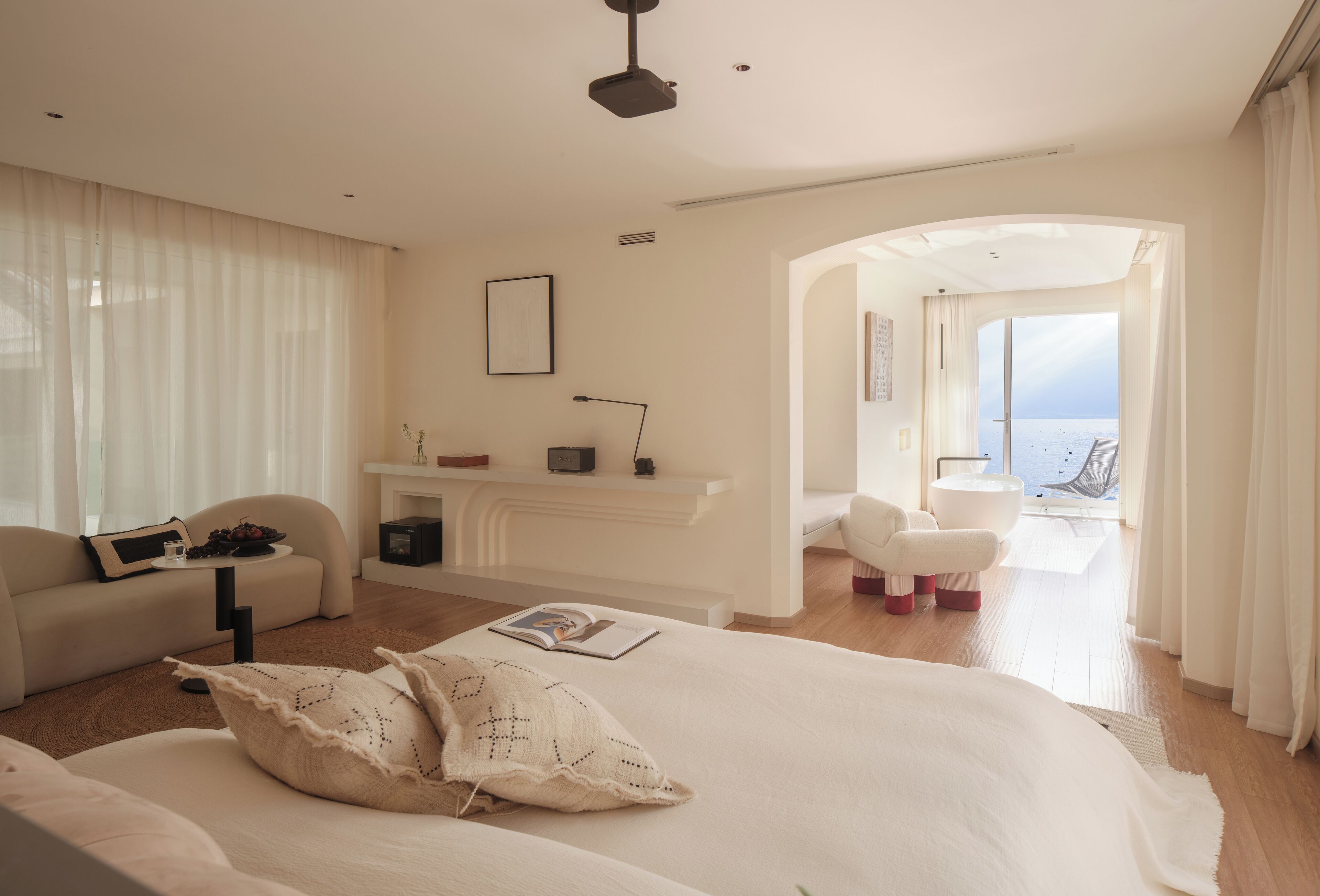 Down duvets, minibar, desk, blackout curtains