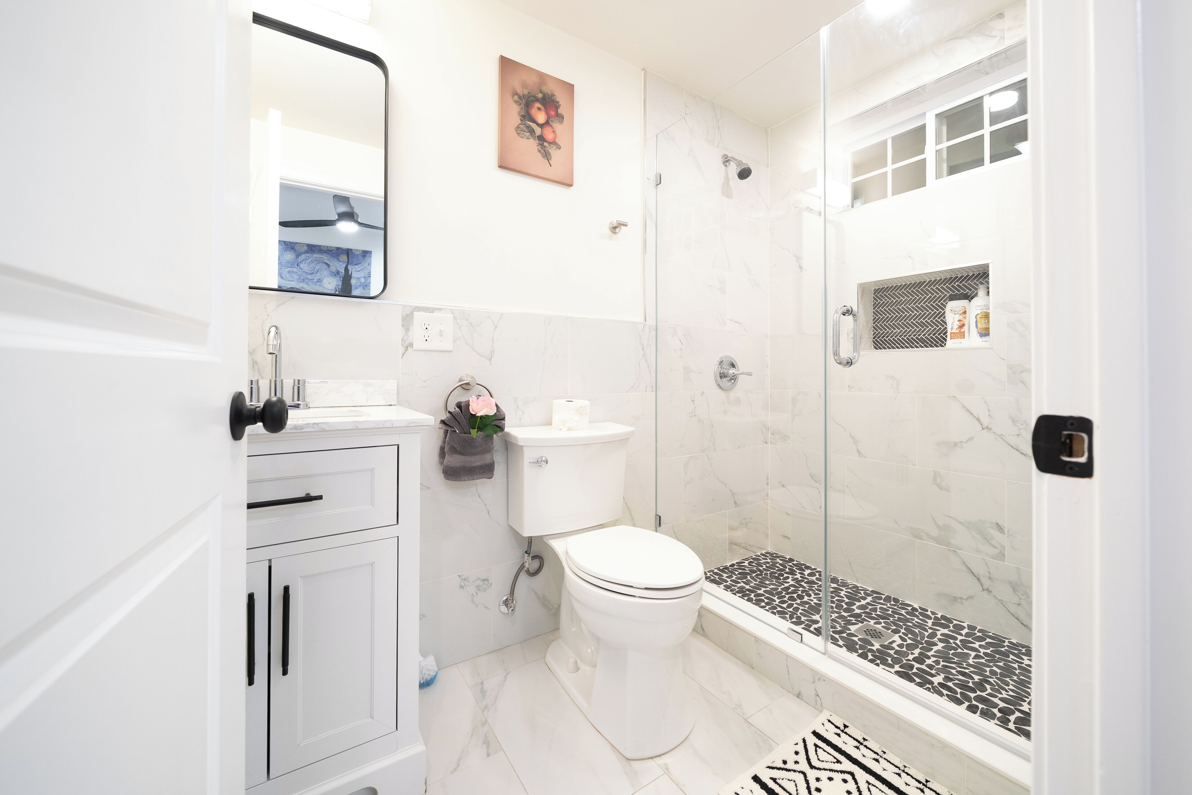 Dutxa, assecador de cabells, tovalloles i sabó 