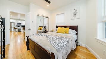 4 dormitoris, planxa i posts de planxar, wifi gratuïta i roba de llit