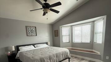 4 chambres, fer et planche à repasser, Wi-Fi gratuit, draps fournis