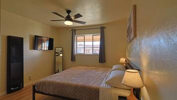 Fer et planche Ă repasser, accĂšs Internet, draps fournis