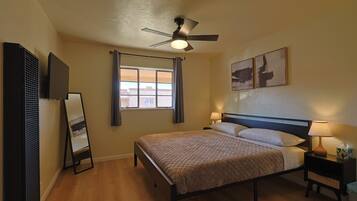 BĂŒgeleisen/BĂŒgelbrett, Internetzugang, BettwĂ€sche