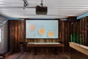 Games room - Hyttå, Cozy Nordic Retreat, Hot Tub, Clubhouse, Wifi (Windham)