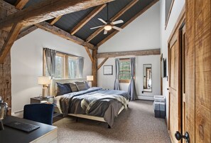 4 bedrooms, desk, iron/ironing board, travel cot - Hyttå, Cozy Nordic Retreat, Hot Tub, Clubhouse, Wifi (Windham)