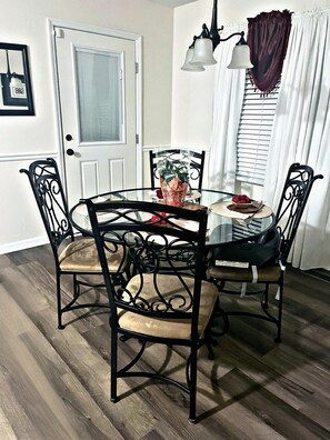 Dining - Southern Charm (Hazel Green)