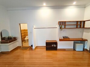 트윈룸, 발코니, 정원 전망 | 고급 침구, 책상, 노트북 작업 공간, 무료 WiFi