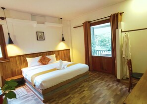 Dobbeltrom, balkong, hageutsikt | Skrivebord, skrivebord for bærbar PC og wi-fi (inkludert)