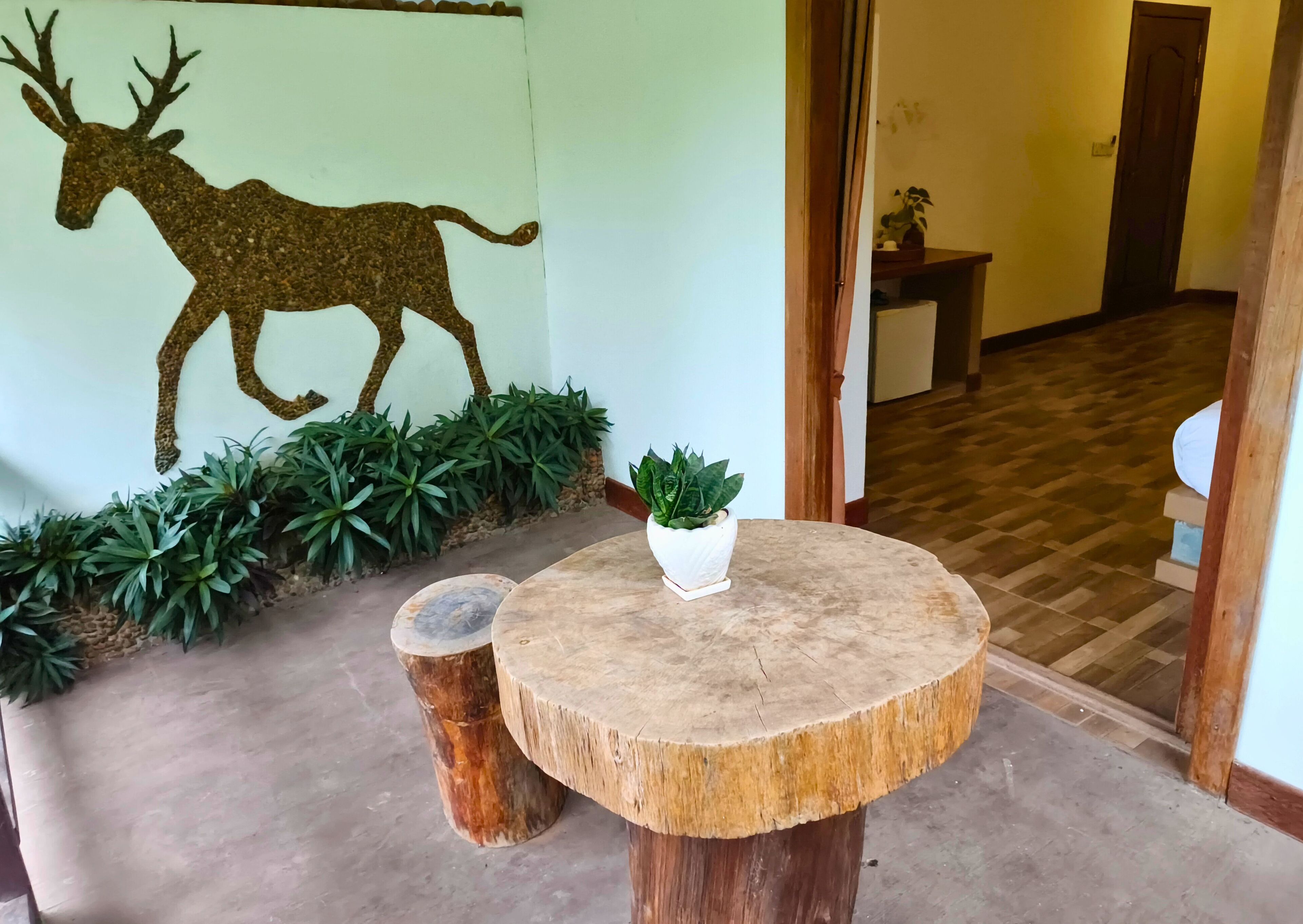 Double Room, Balcony, Garden View | Living area