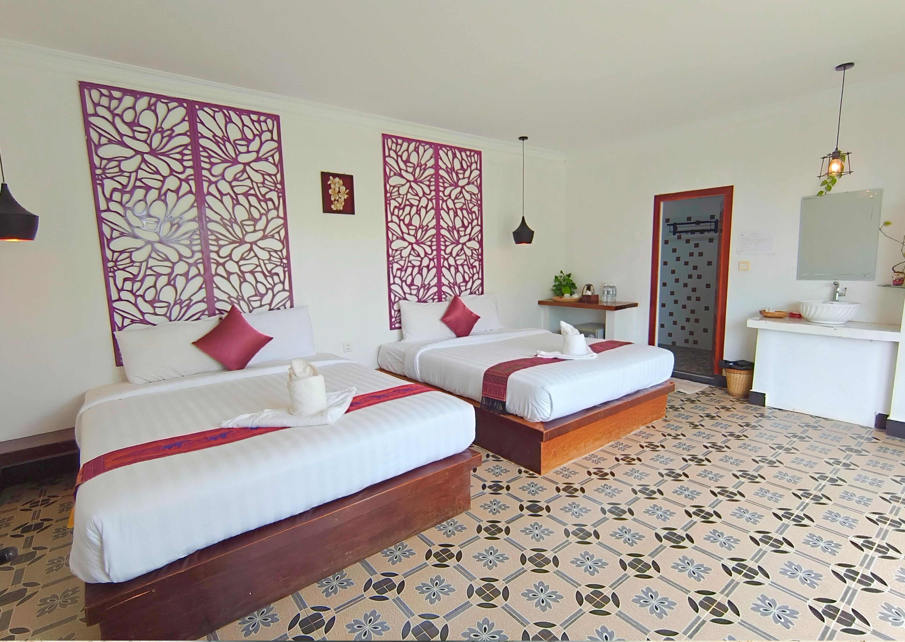 Grand Villa | Premium bedding, free minibar items, individually decorated, desk