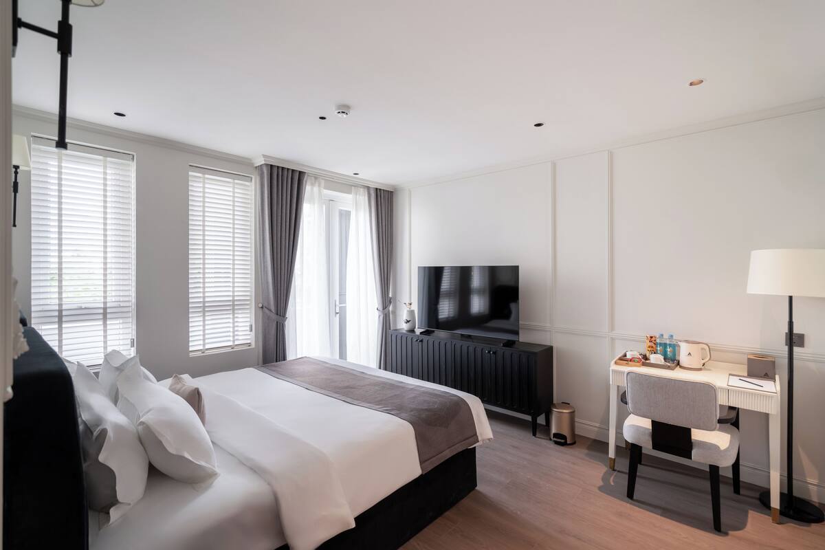 Bureau, Wi-Fi gratuit, draps fournis