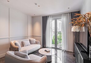 Room, 1 King Bed, Balcony | Minibar, desk, free WiFi, bed sheets - AMANA Boutique Hotel - Than Van Nhiep (An Phu)