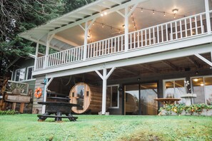 Exterior detail - Cain Lakehouse with Outdoor Sauna (Sedro-Woolley)