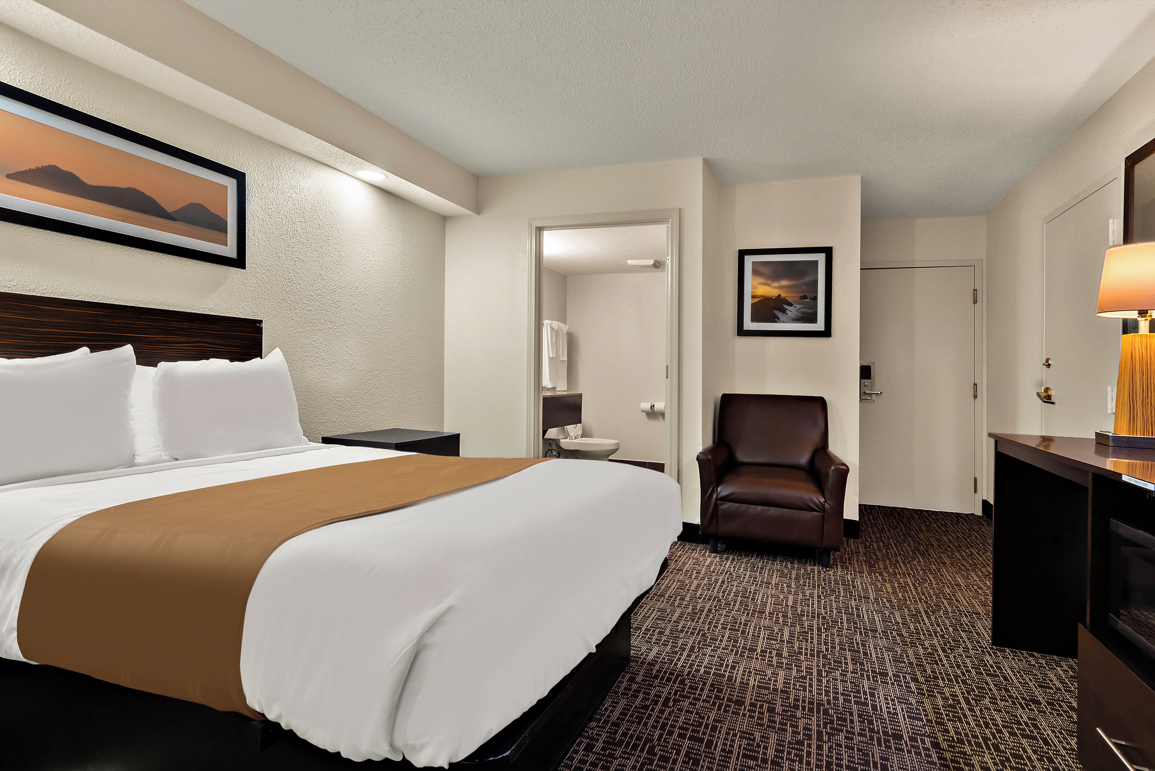 Työpöytä, silitysrauta/-lauta, ilmainen Wi-Fi