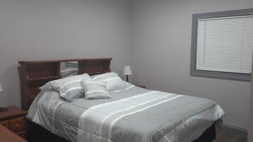 Fer et planche Ă repasser, Wi-Fi, draps fournis