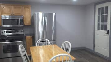 Micro-ondes, four, plaque de cuisson, lave-vaisselle