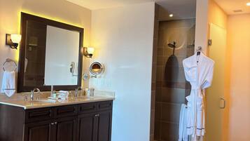 Jetted bath, hair dryer, towels, soap