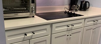 Pleasant 1-bedroom in a 2-bedroom townhome in Raleigh