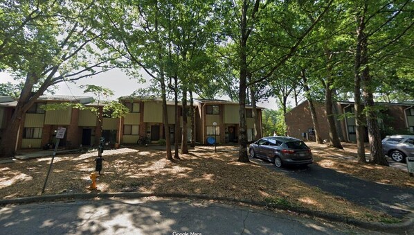 Exterior - Pleasant 1-bedroom in a 2-bedroom townhome in Raleigh (Raleigh)