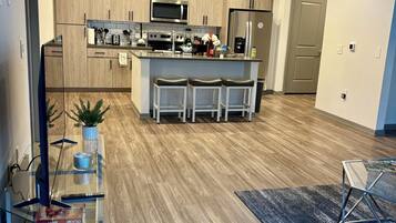 Refrigerador, horno, parrilla de estufa y lavavajillas