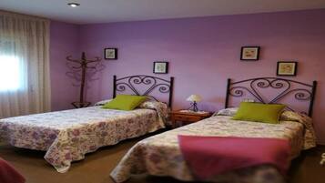 House | 4 bedrooms, individually furnished, bed sheets