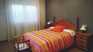 House | 5 bedrooms, individually furnished, bed sheets