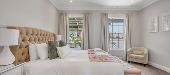 Royal Apartment 1 - CBD Location, Heritage Listed