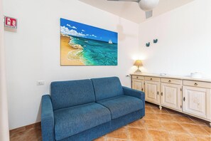TV - Sweet Home Tavolara, Porto San Paolo, Italy (Porto San Paolo)