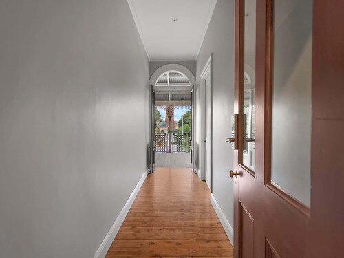 Royal Apartment 2 | CBD Location, Heritage Listed