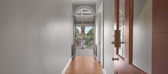 Royal Apartment 2 | CBD Location, Heritage Listed