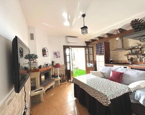 Fireplace - Host carataunas 2 (Carataunas)