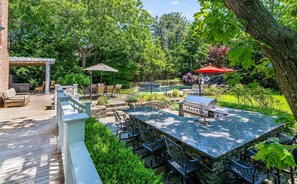 Outdoor dining - Southampton Family Estate - Pool, Spa & Tennis (Southampton)
