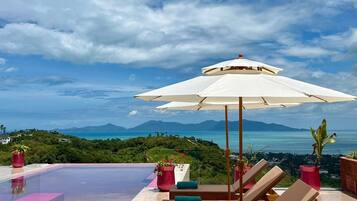 Villa Deluxe, vista al mar | Alberca | Alberca al aire libre