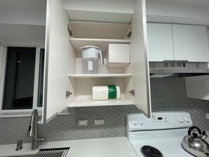 Comfort Duplex | Private kitchen - Urban oasis in heart of city-large yard (Honolulu)