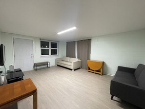 Comfort Duplex | Living area - Urban oasis in heart of city-large yard (Honolulu)