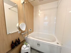 Hair dryer, towels, soap, toilet paper - Raku6 Designer-style Japanese-Western Two-bedroom Ryokan / 15 mins to Shinjuku, (Nakano-ku City)