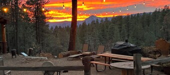 Sunset Cabin @ Base Camp  /  Peaceful cabin in the Pines